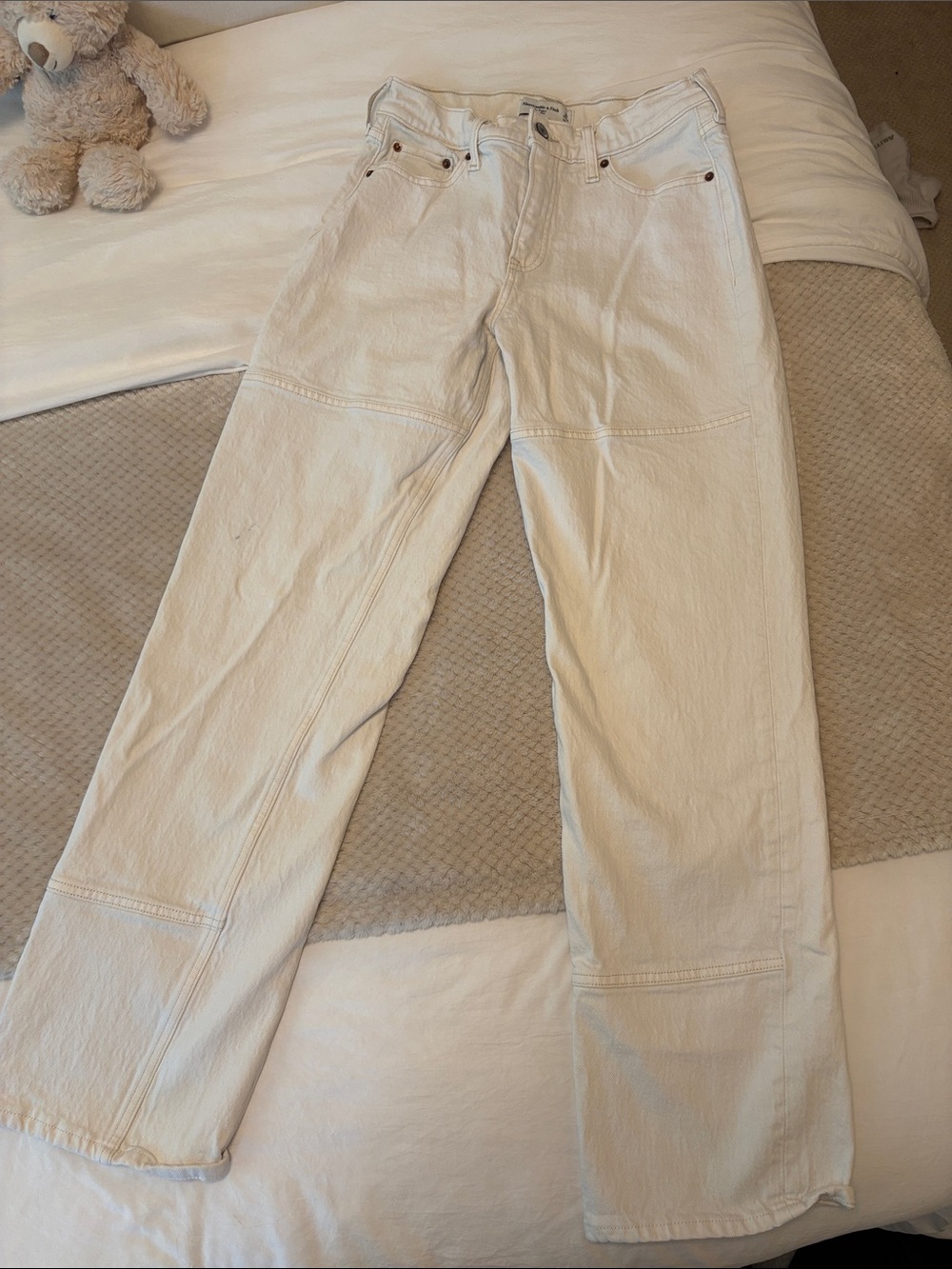Light Cream/off-white Abercrombie Low rise Curve Love Baggy Jeans
